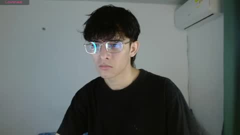 Snapshot of noah_millerx_ chatting on May 2026 04:41:02 AM noah online show from May 2026 04:41:02 AM