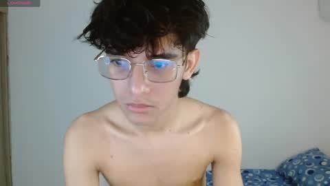 Snapshot of noah_millerx_ chatting on May 2026 04:40:01 AM noah online show from May 2026 04:40:01 AM