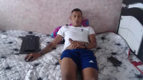 Snapshot of noah_roberts_ chatting on January 2025 01:03:02 PM Noah online show from January 2025 01:03:02 PM