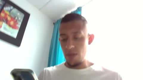 Snapshot of noah_roberts_ chatting on November 2025 08:22:02 PM Noah online show from November 2025 08:22:02 PM