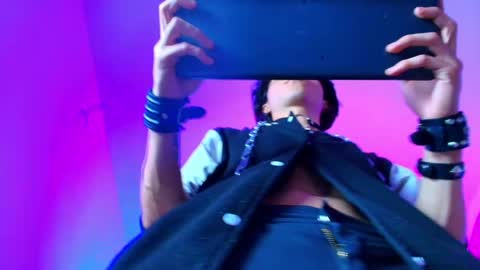 noah_starks online show from May 2026 08:17:01 PM
