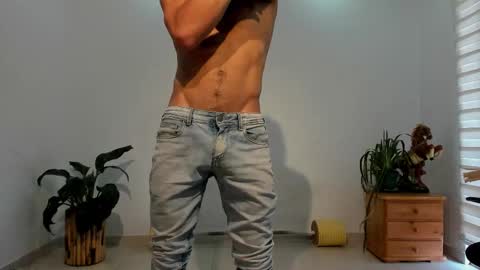 LIAM- noah online show from February 2026 01:21:02 PM