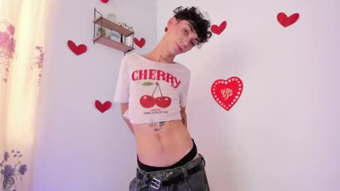 Snapshot of noahfox_12 chatting on May 2026 03:07:02 PM Noah fox online show from May 2026 03:07:02 PM