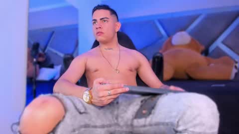 Welcome to Noah room online show from March 2026 04:28:02 AM