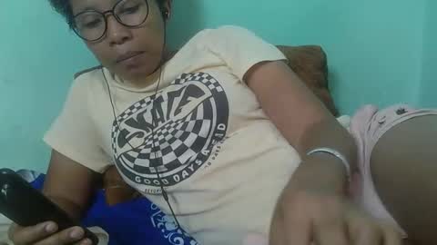 noella711128 online show from December 2025 11:25:02 AM