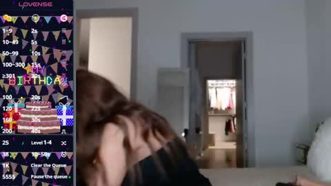 Noelles online show from December 2024 10:39:02 AM