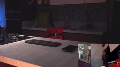 Snapshot of noha_miler chatting on December 2024 12:01:02 AM kevin online show from December 2024 12:01:02 AM