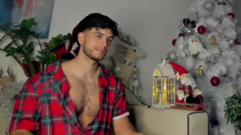 Snapshot of noha_miler chatting on December 2024 01:06:01 AM kevin online show from December 2024 01:06:01 AM