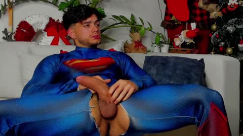 Snapshot of noha_miler chatting on December 2024 03:22:02 AM kevin online show from December 2024 03:22:02 AM