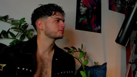 Snapshot of noha_miler chatting on January 2025 12:17:01 AM kevin online show from January 2025 12:17:01 AM