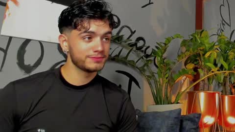 Snapshot of noha_miler chatting on February 2025 01:00:02 AM kevin online show from February 2025 01:00:02 AM