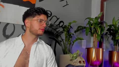 Snapshot of noha_miler chatting on February 2025 12:49:01 AM kevin online show from February 2025 12:49:01 AM