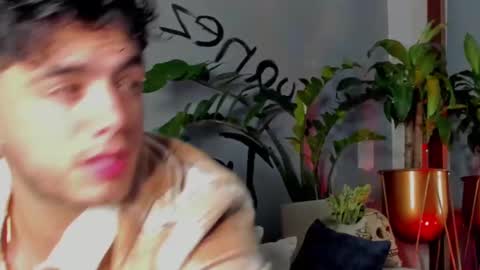 Snapshot of noha_miler chatting on March 2025 01:01:01 AM kevin online show from March 2025 01:01:01 AM