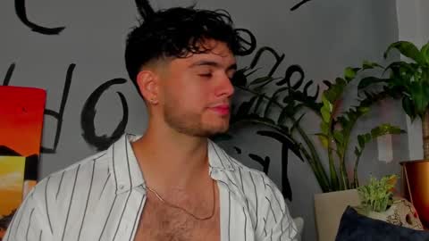 Snapshot of noha_miler chatting on March 2025 07:32:02 PM kevin online show from March 2025 07:32:02 PM