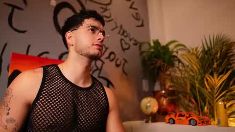 Snapshot of noha_miler chatting on October 2025 12:38:01 AM kevin online show from October 2025 12:38:01 AM