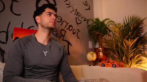 Snapshot of noha_miler chatting on October 2025 12:08:01 AM kevin online show from October 2025 12:08:01 AM