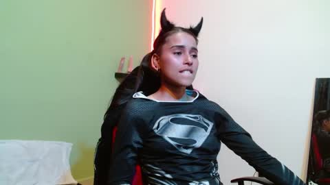 Snapshot of noha_thomson chatting on December 2024 10:21:02 PM Noha Thomson online show from December 2024 10:21:02 PM