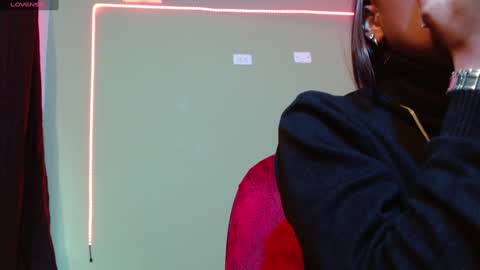 Snapshot of noha_thomson chatting on January 2025 10:01:01 PM Noha Thomson online show from January 2025 10:01:01 PM