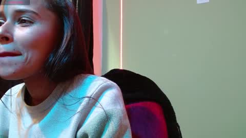 Snapshot of noha_thomson chatting on January 2025 09:46:01 PM Noha Thomson online show from January 2025 09:46:01 PM