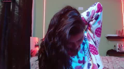 Snapshot of noha_thomson chatting on February 2025 02:53:01 PM Noha Thomson online show from February 2025 02:53:01 PM