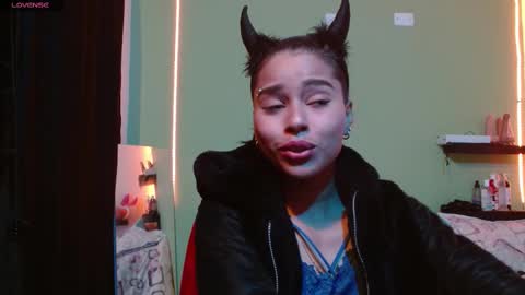 Snapshot of noha_thomson chatting on March 2025 04:13:01 AM Noha Thomson online show from March 2025 04:13:01 AM