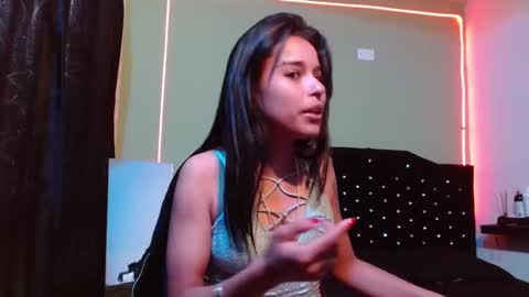 Snapshot of noha_thomson chatting on September 2025 03:49:02 PM Noha Thomson online show from September 2025 03:49:02 PM