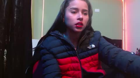 Snapshot of noha_thomson chatting on October 2025 09:27:02 PM Noha Thomson online show from October 2025 09:27:02 PM