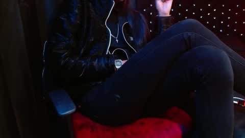 Snapshot of noha_thomson chatting on November 2025 01:55:02 AM Noha Thomson online show from November 2025 01:55:02 AM