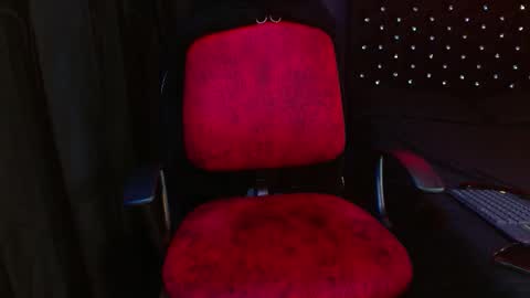 Snapshot of noha_thomson chatting on November 2025 05:18:02 AM Noha Thomson online show from November 2025 05:18:02 AM