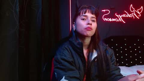 Snapshot of noha_thomson chatting on November 2025 02:47:02 AM Noha Thomson online show from November 2025 02:47:02 AM