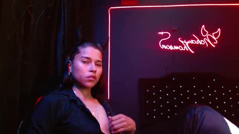 Noha Thomson online show from December 2025 03:15:01 AM