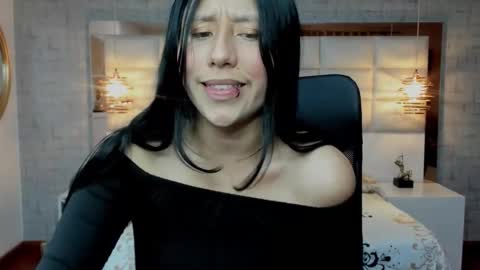 Snapshot of nohemi_louse chatting on November 2025 07:14:02 PM Nohemi online show from November 2025 07:14:02 PM