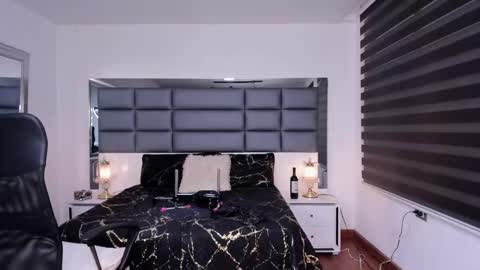 Snapshot of nohemi_louse chatting on November 2025 08:09:01 PM Nohemi online show from November 2025 08:09:01 PM