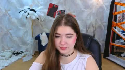 noirwhisper online show from November 2025 06:21:01 PM