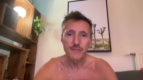 Snapshot of nolo34 chatting on June 2026 10:19:02 PM nolo34 online show from June 2026 10:19:02 PM
