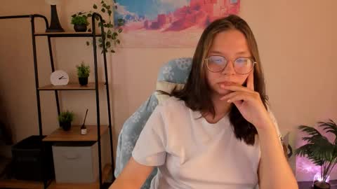 Snapshot of noora_moore chatting on October 2025 01:27:02 AM NOORA online show from October 2025 01:27:02 AM