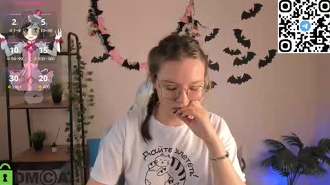 Snapshot of noora_moore chatting on November 2025 01:17:02 AM NOORA online show from November 2025 01:17:02 AM