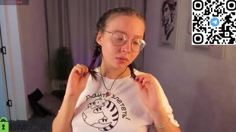 Snapshot of noora_moore chatting on November 2025 01:16:01 AM NOORA online show from November 2025 01:16:01 AM