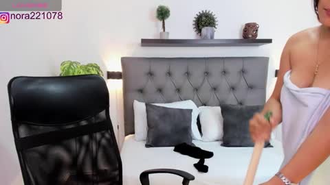 Snapshot of nora22xx chatting on March 2025 05:57:01 AM Nora online show from March 2025 05:57:01 AM