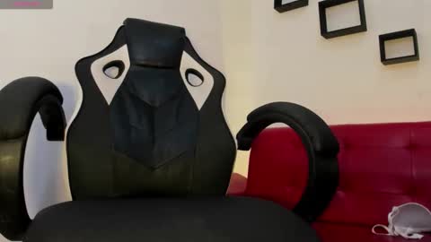 Snapshot of nora22xx chatting on November 2025 04:45:02 AM Nora online show from November 2025 04:45:02 AM