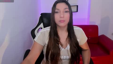 Snapshot of nora22xx chatting on December 2025 05:01:02 AM Nora online show from December 2025 05:01:02 AM