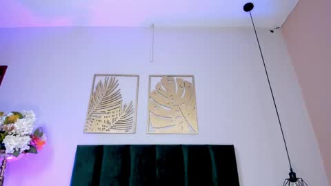Snapshot of nora_dasilva chatting on April 2026 11:51:02 PM Nora Da Silva online show from April 2026 11:51:02 PM