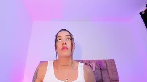 Snapshot of nora_dasilva chatting on May 2026 02:51:02 AM Nora Da Silva online show from May 2026 02:51:02 AM