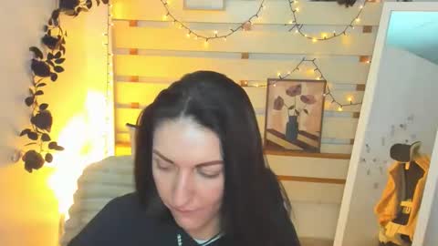 Nora online show from February 2026 09:08:02 PM