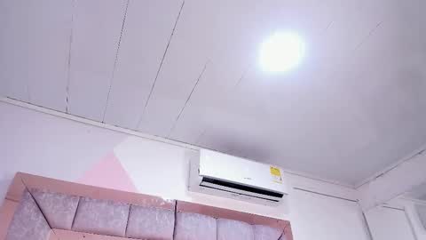 Nora  online show from January 2026 07:37:02 PM