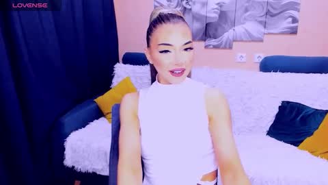 NoraSun online show from November 2025 05:55:02 PM