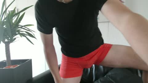 Snapshot of nordicrunner76 chatting on June 2026 06:43:02 PM nordicrunner76 online show from June 2026 06:43:02 PM
