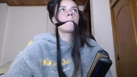noreen_ online show from May 2026 11:34:01 PM