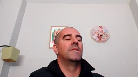 Snapshot of normalito42 chatting on November 2025 12:27:02 PM NORMALITO online show from November 2025 12:27:02 PM