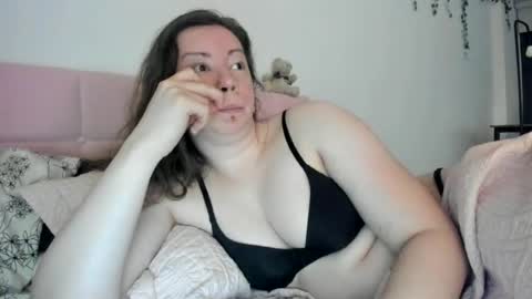 Emily snow online show from June 2026 02:05:02 AM